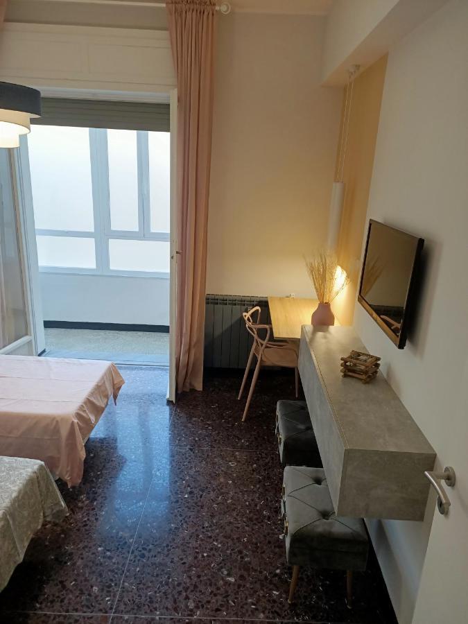 Casa Di Noemi - Seafront With Parking Lägenhet Savona Exteriör bild