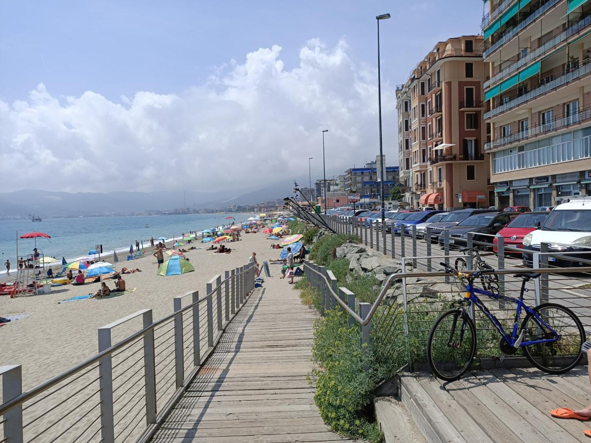 Casa Di Noemi - Seafront With Parking Lägenhet Savona Exteriör bild